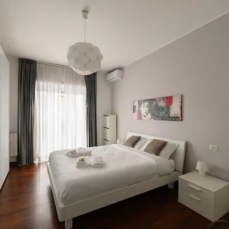 Banksy Inspired - Colli Albani Appartement